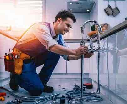 We are offering Expert Plumbing Services - 巅锋体育